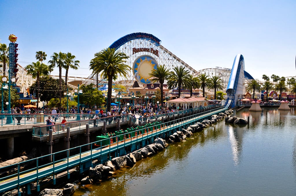 Hành trình công viên giải trí từ Disneyland đến Universal Studios dành cho người thích tốc độ